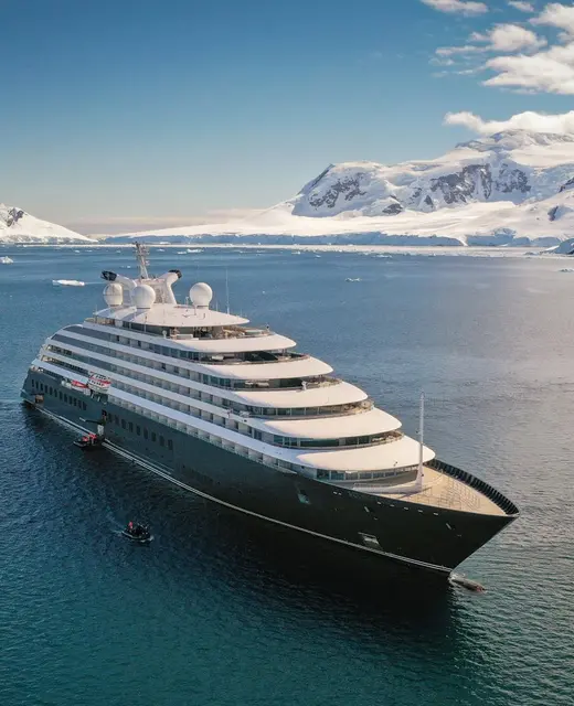 Du thuyền trên sông Nga