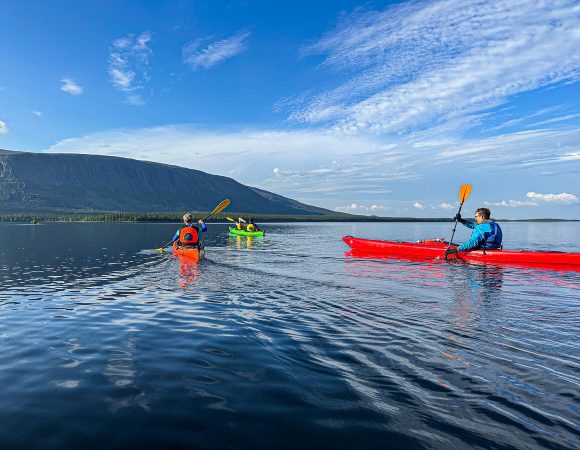 Chèo Kayak Khám Phá Seidozero-Hành Trình Huyền Bí Bắc Cực